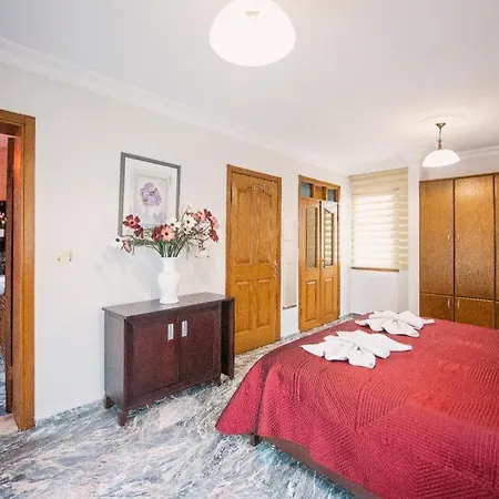 Villa Astonishing In The Heart Of